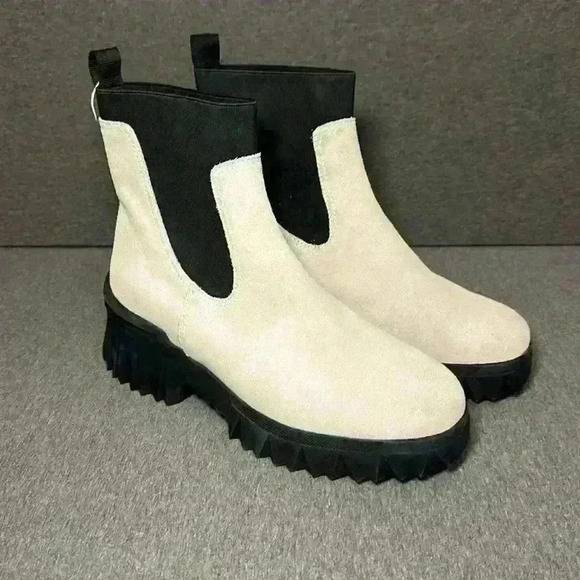 Nurture NWT Denali Waterproof Lug Sole Heeled Platform Chelsea Boot Women Size 8 - Picture 2 of 12